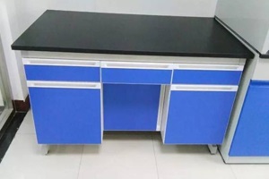 實(shí)驗(yàn)臺(tái)實(shí)芯理化板臺(tái)面有哪些功能特點(diǎn)？